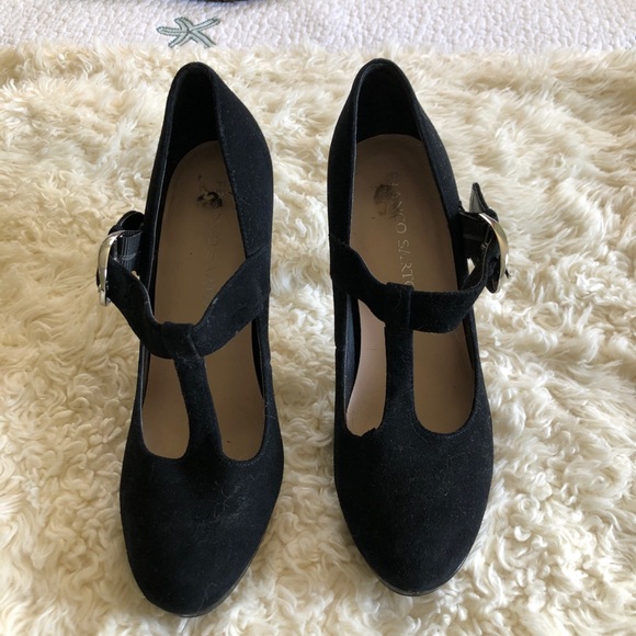 T strap heels - Picture 2 of 5